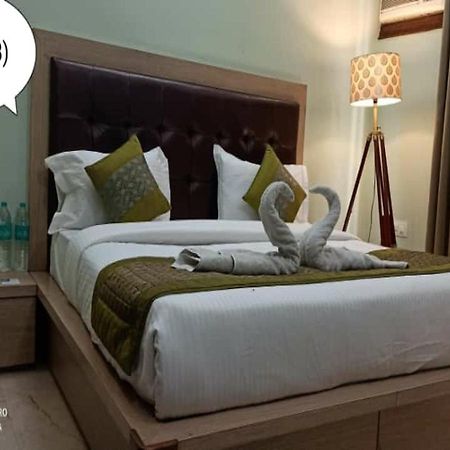 Oyo 74401 Aster Garden Suites Delhi  Esterno foto
