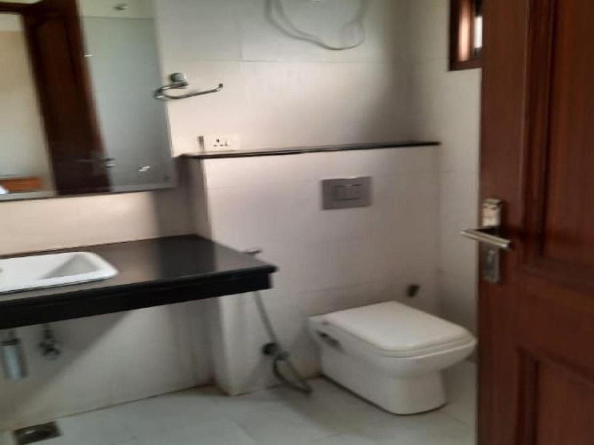 Oyo 74401 Aster Garden Suites Delhi  Esterno foto