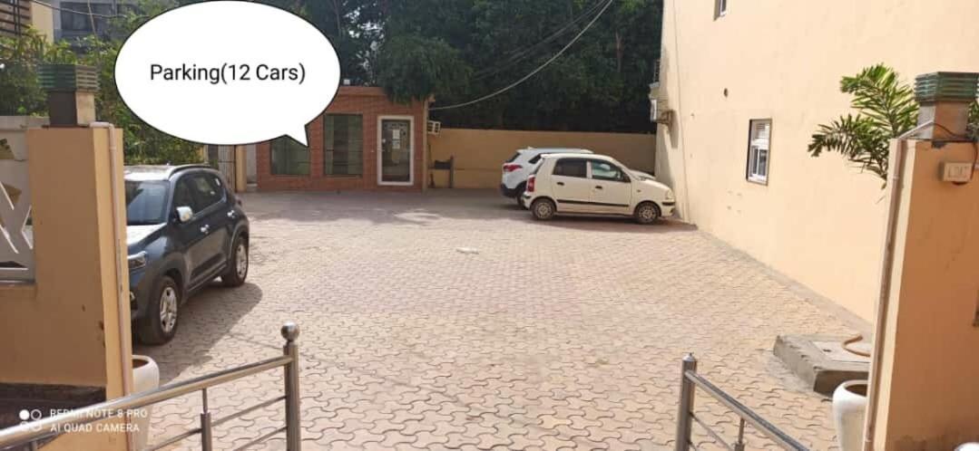 Oyo 74401 Aster Garden Suites Delhi  Esterno foto