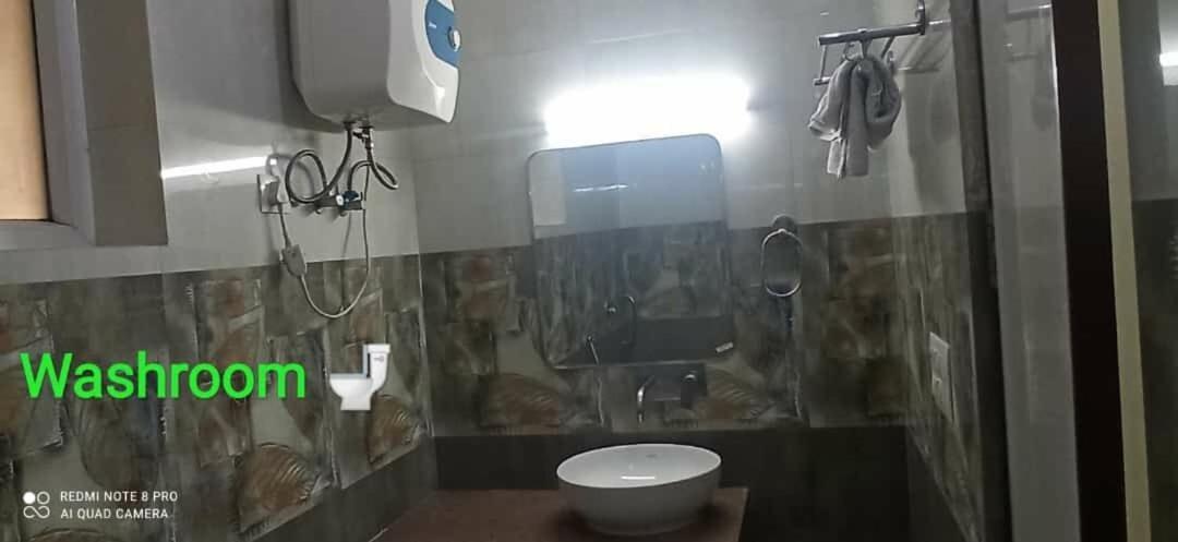 Oyo 74401 Aster Garden Suites Delhi  Esterno foto